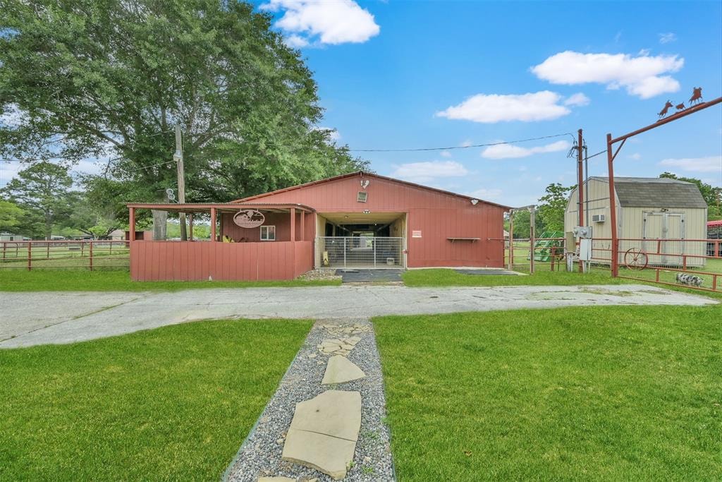 Red barn at Scallywags facility
